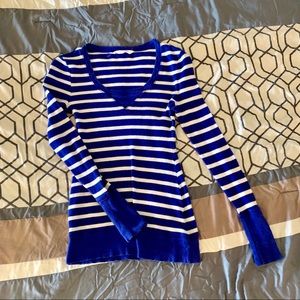 Old navy long sleeve shirt